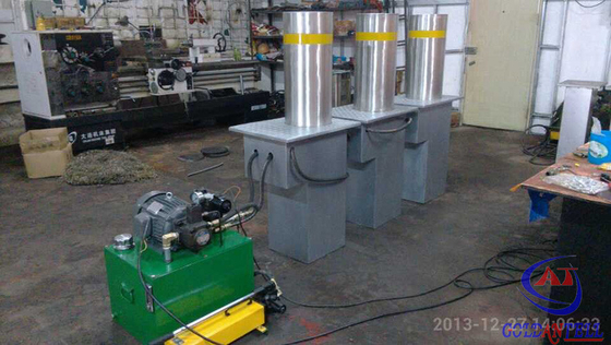 Custom Manual Hydraulic Security Bollards , Stainless Steel Automatic Road Blocker